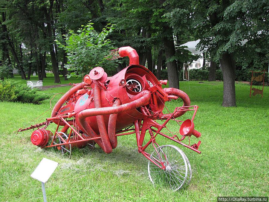 Пожарный жук (железо, смешанная техника). Ярославль, Россия