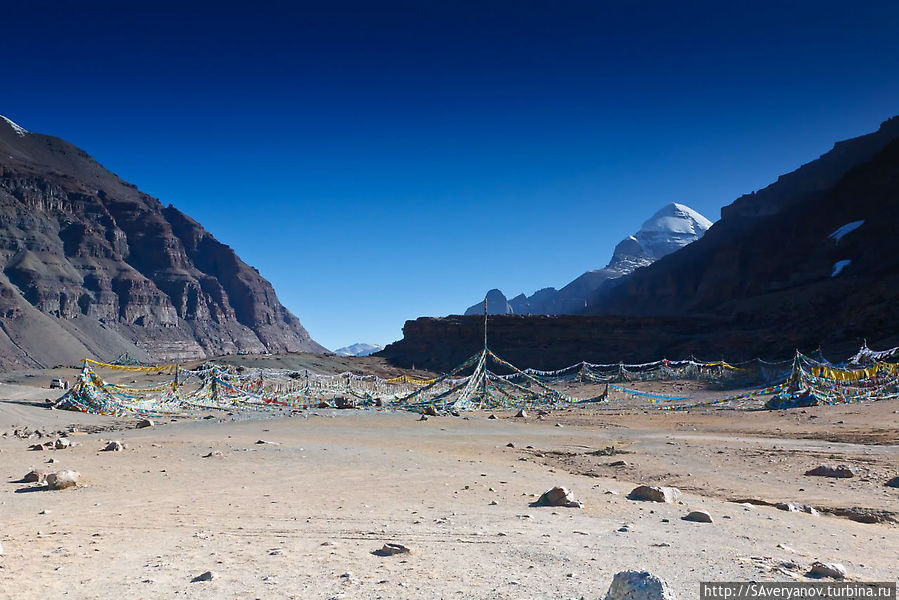 Вид на Кайлаш и Плато Небесных похорон Тибет, Китай