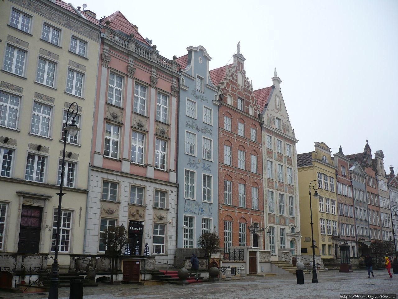 Пасхальная прогулка по старинному городу в дождливый день Гданьск, Польша Пасхальная прогулка по старинному городу в дождливый день Гданьск, Польша