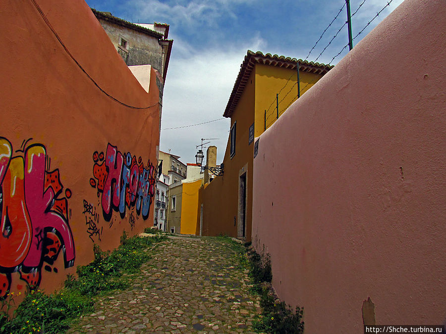 дальше дорога по отштукатуренным тупикам... Лиссабон, Португалия