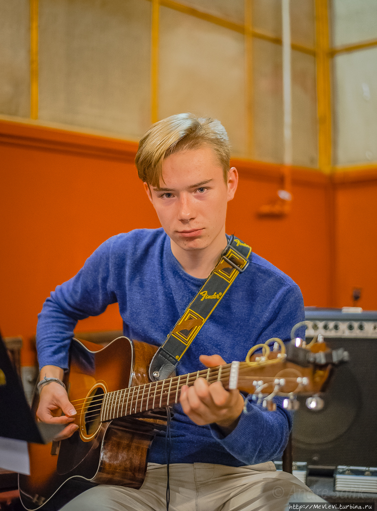 На репетиции концерта Иго Рига, Латвия На репетиции концерта Иго Рига, Латвия