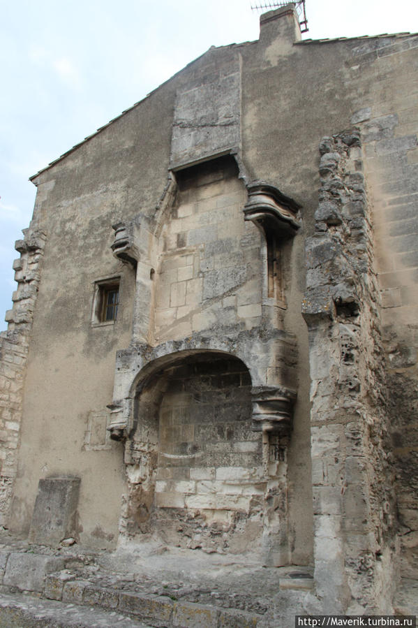 Ле-Бо-де-Прованс — средневековой город — призрак Ле-Бо-де-Прованс, Франция