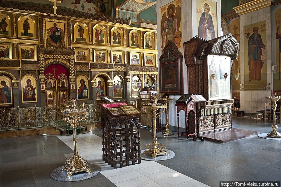 Монастырь, в стенах которого был психдиспансер и разведшкола Задонск, Россия