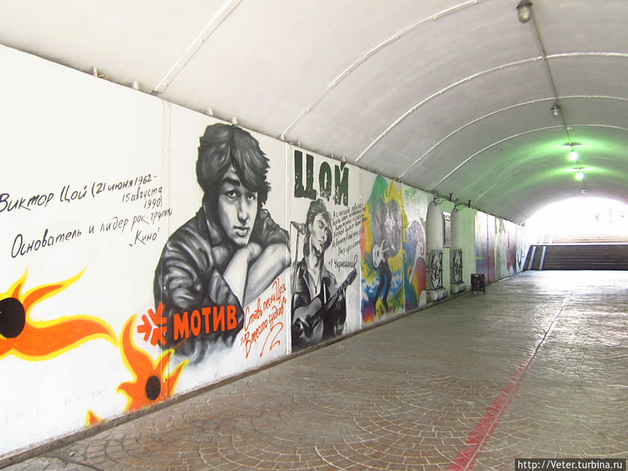 Песни же Виктора в этом переходе звучат по – особенному, наполняются особым смыслом и актуальностью. Песни же Виктора в этом переходе звучат по – особенному, наполняются особым смыслом и актуальностью.