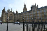 Вестминстерский дворец — парламент Великобритании.