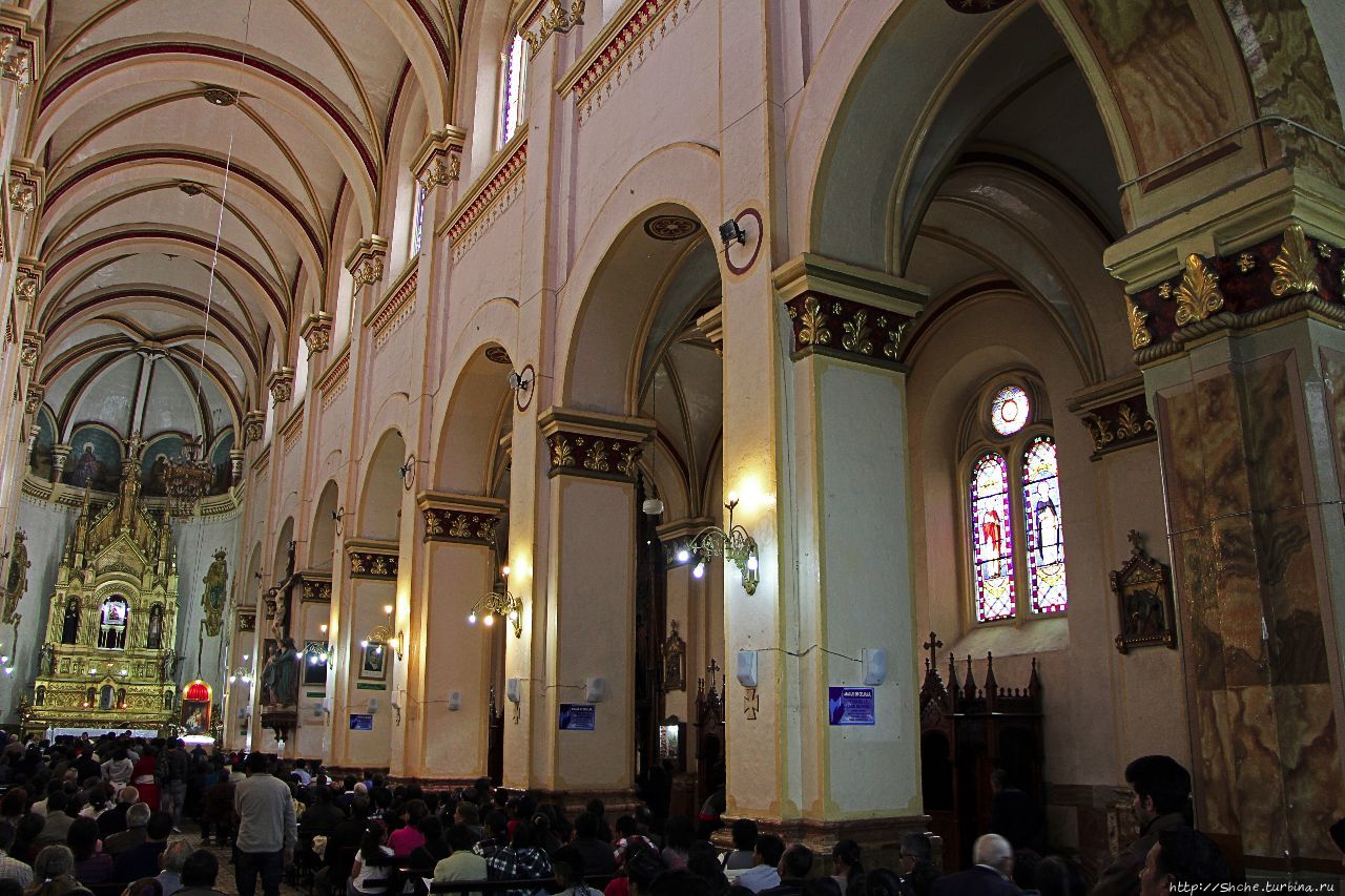 Церковь св. Альфонса Санта-Ана-де-лос-Риос-де-Куэнка, Эквадор