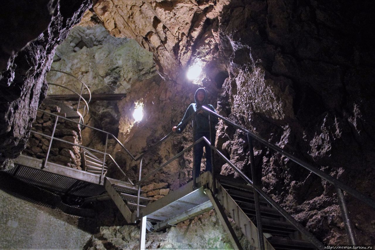 Подземные мельницы Коль-де-Рош Ле-Локль, Швейцария