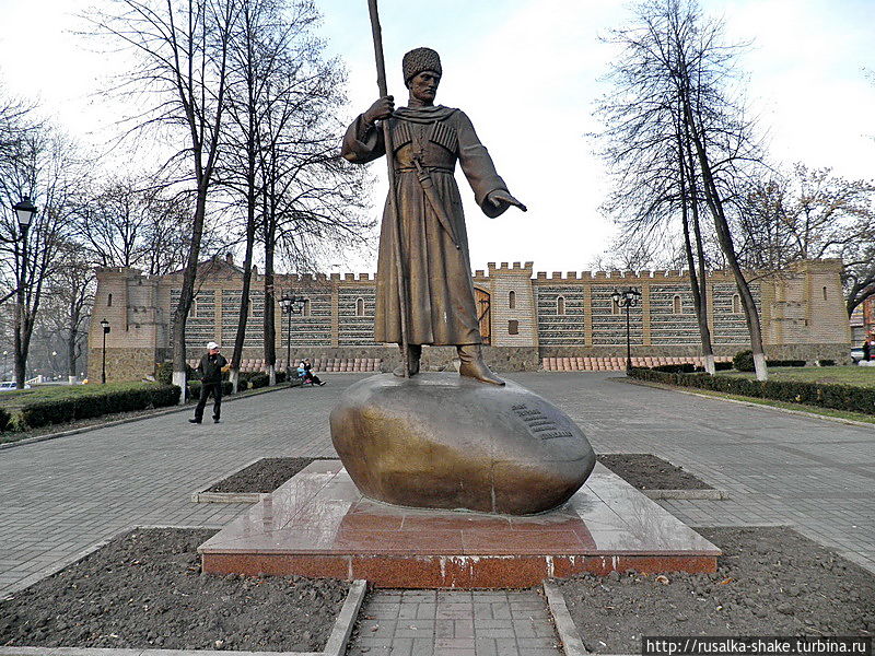 Памятник Дзаугу Бугулову Владикавказ, Россия