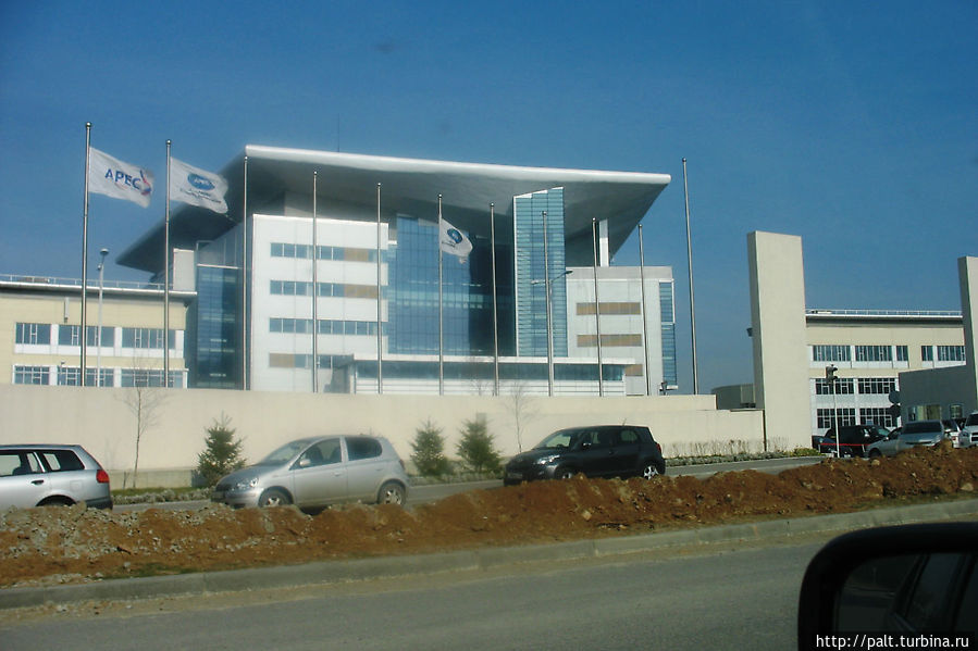 Здание, где проходил саммит АТЭС Здание, где проходил саммит АТЭС