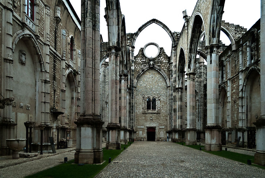 Готические руины Карму Лиссабон, Португалия