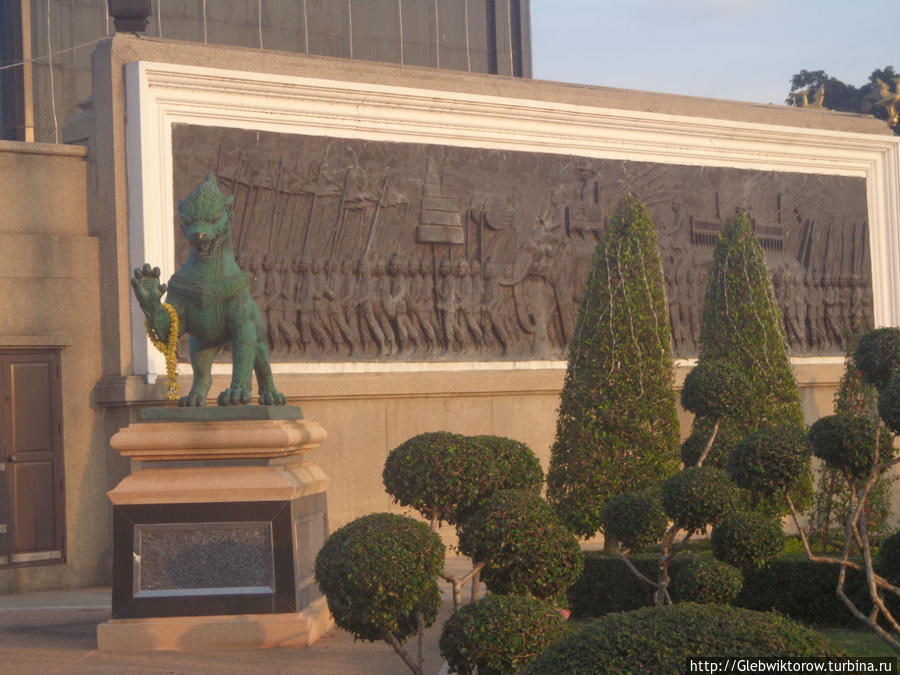 Rama I Monument Бурирам, Таиланд