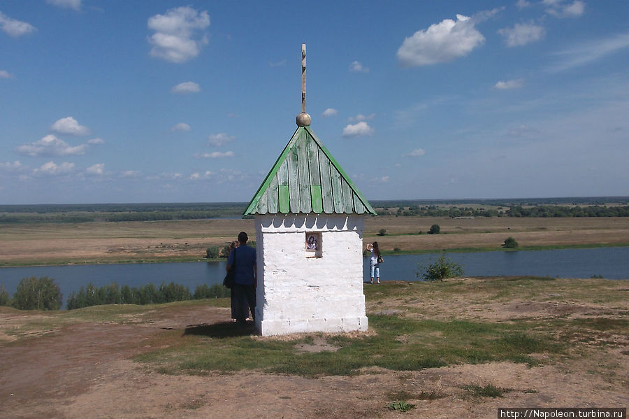 Часовенка, возле которой, как писано любил бывать поэт. Константиново, Россия