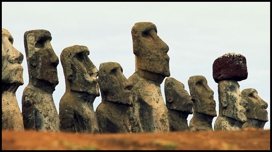 Достопримечательности острова Пасхи (AHU TONGARIKI) Остров Пасхи, Чили