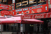 12) Cвободное отношение к брендам. Burger kings pizzeria.