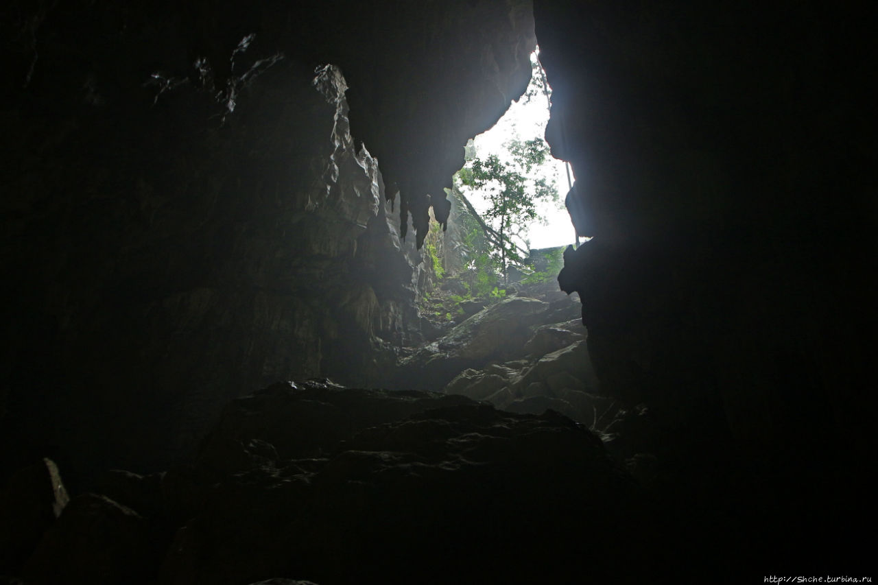 Полые скалы Вьетнама: Hang Kim — 2 км пролазов и заплывов Фонгня-Кебанг Национальный Парк, Вьетнам