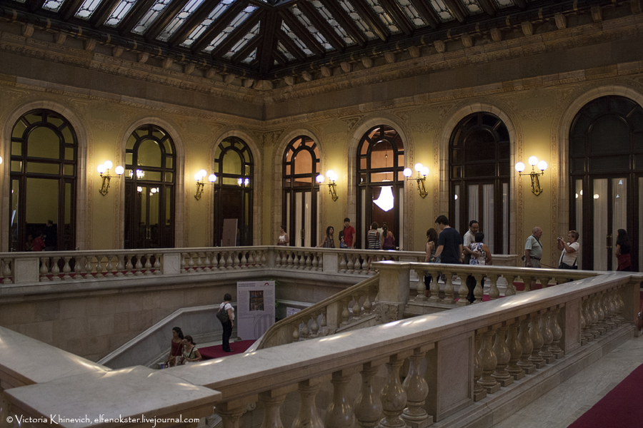 Парламент Каталонии. История политики и история архитектуры. Барселона, Испания