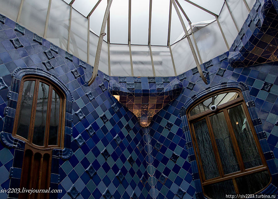 Под кожей Дракона — дом Бальо Барселона, Испания