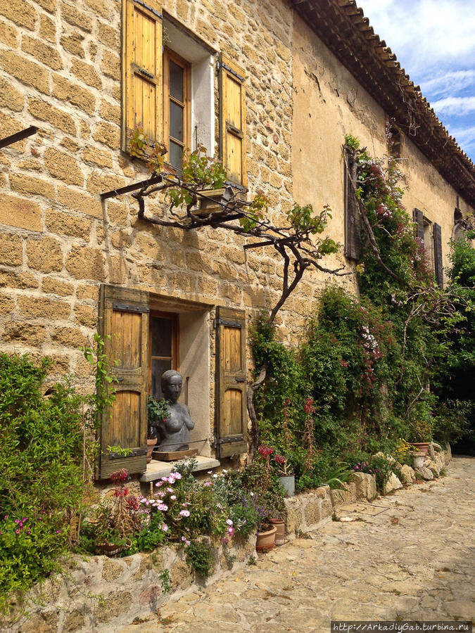 Домик местного скульптора Мирама ле Вье, Франция