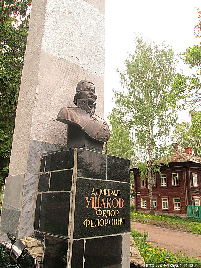 Памятник адмиралу Ушакову, уроженцу здешних мест Тутаев, Россия