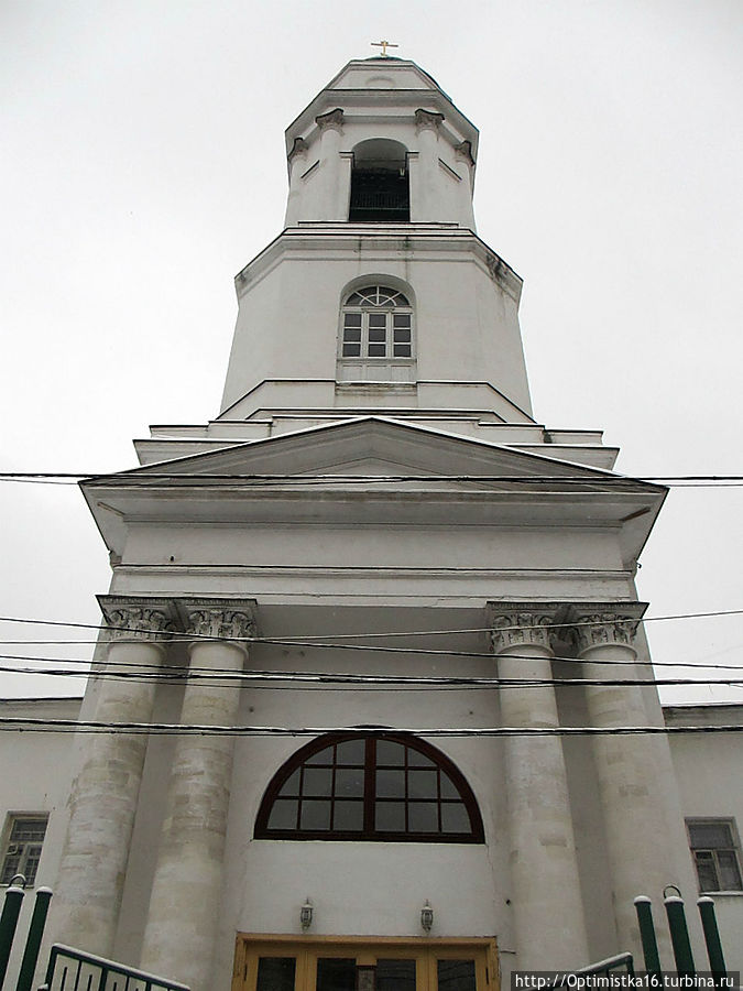 Церковь святых мучеников Флора и Лавра на Зацепе Москва, Россия