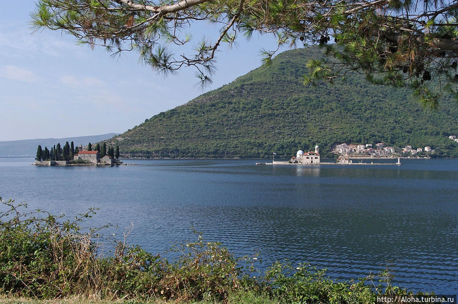 Вид на острова. Пераст, Черногория