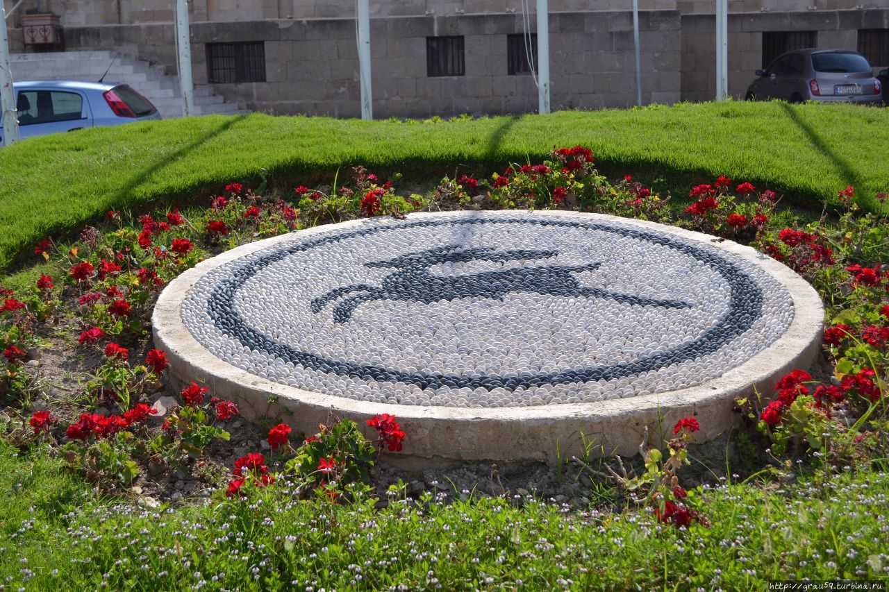 Олени — символы Родоса Остров Родос, Греция Олени — символы Родоса Остров Родос, Греция