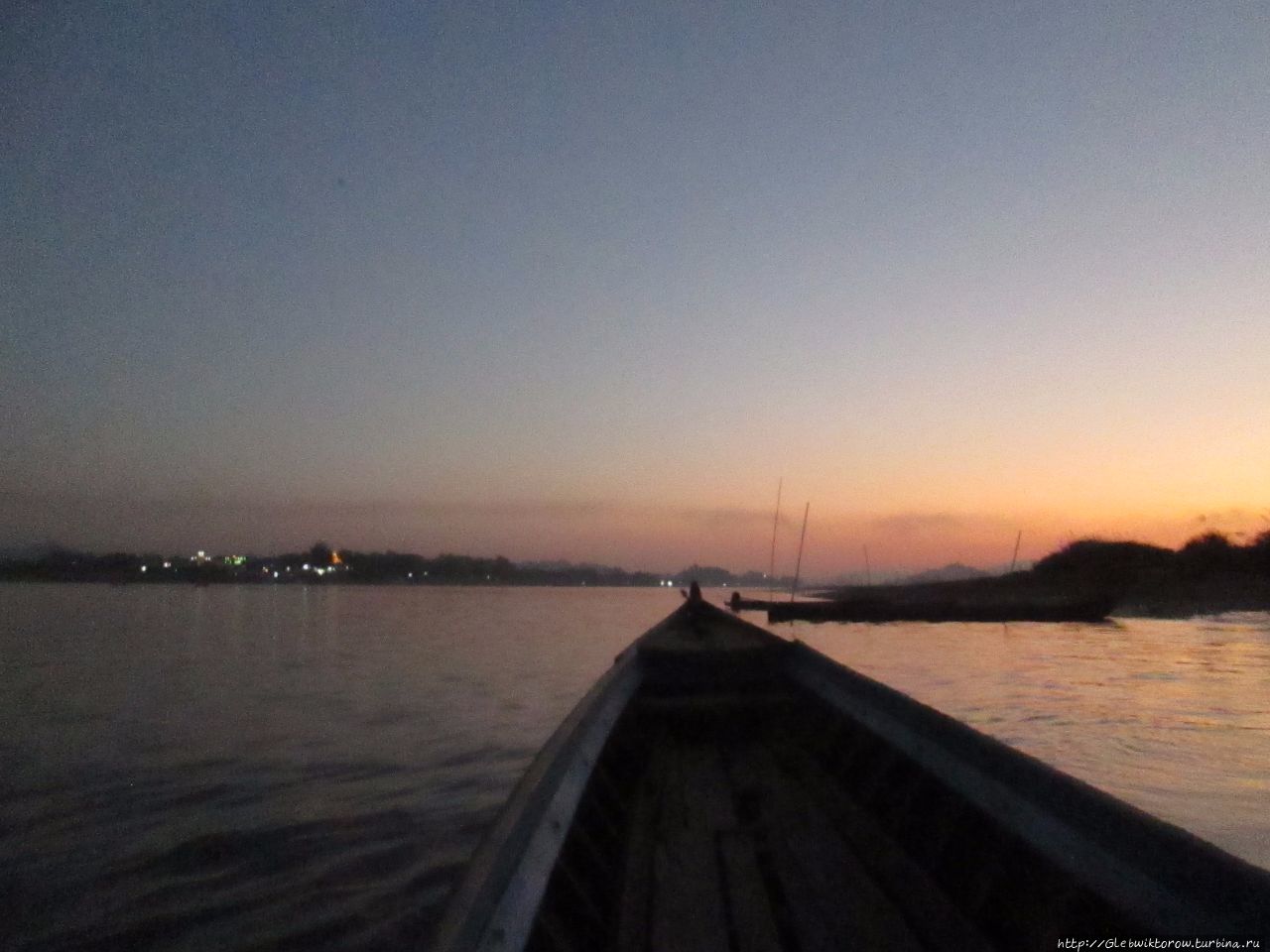 Переправа в столицу штата после заката Хпа-Ан, Мьянма