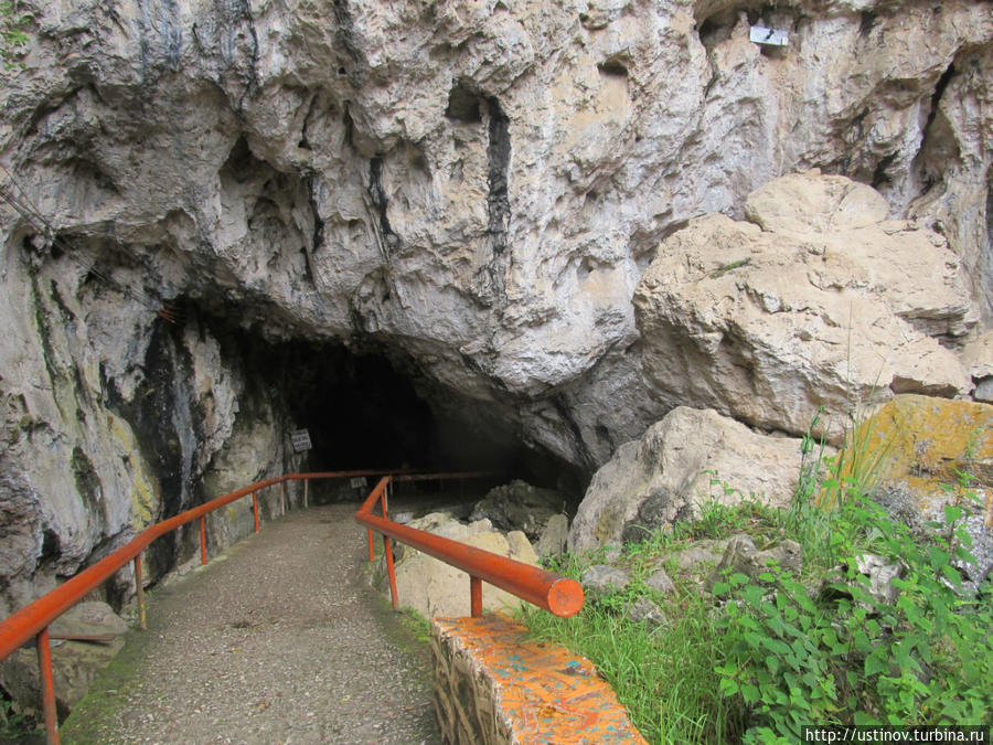 вход в пещеру Сан-Кристобаль-де-Лас-Касас, Мексика