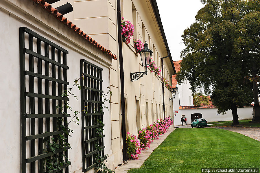 У Страговского монастыря. У Страговского монастыря.