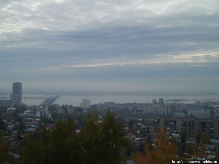 В рассветной дымке Волга видна плохо В рассветной дымке Волга видна плохо