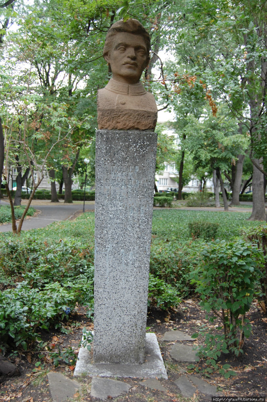 Памятник Тодору Грудову Бургас, Болгария