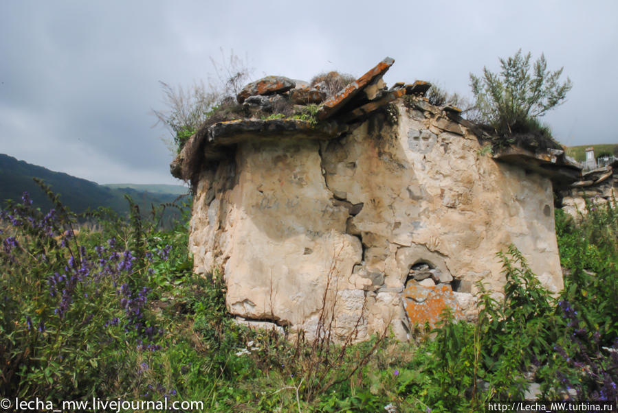 Склепы в селении Ход Северная Осетия-Алания, Россия