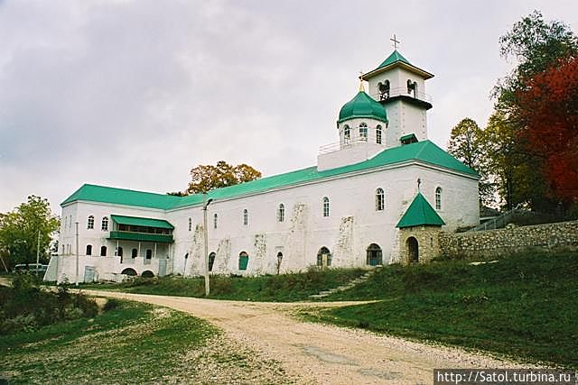 Монастырь, Святой источник, Рукотворные пещеры отшельников Майкоп, Россия