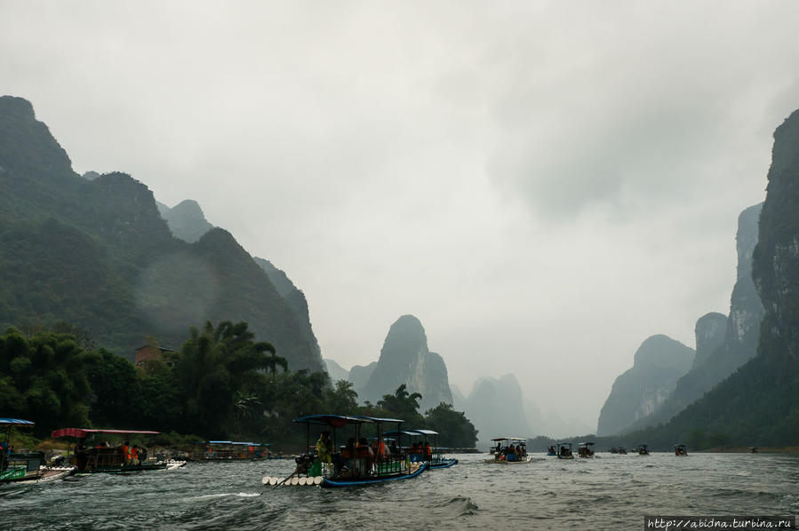 На плотах по реке Ли Гуйлинь, Китай