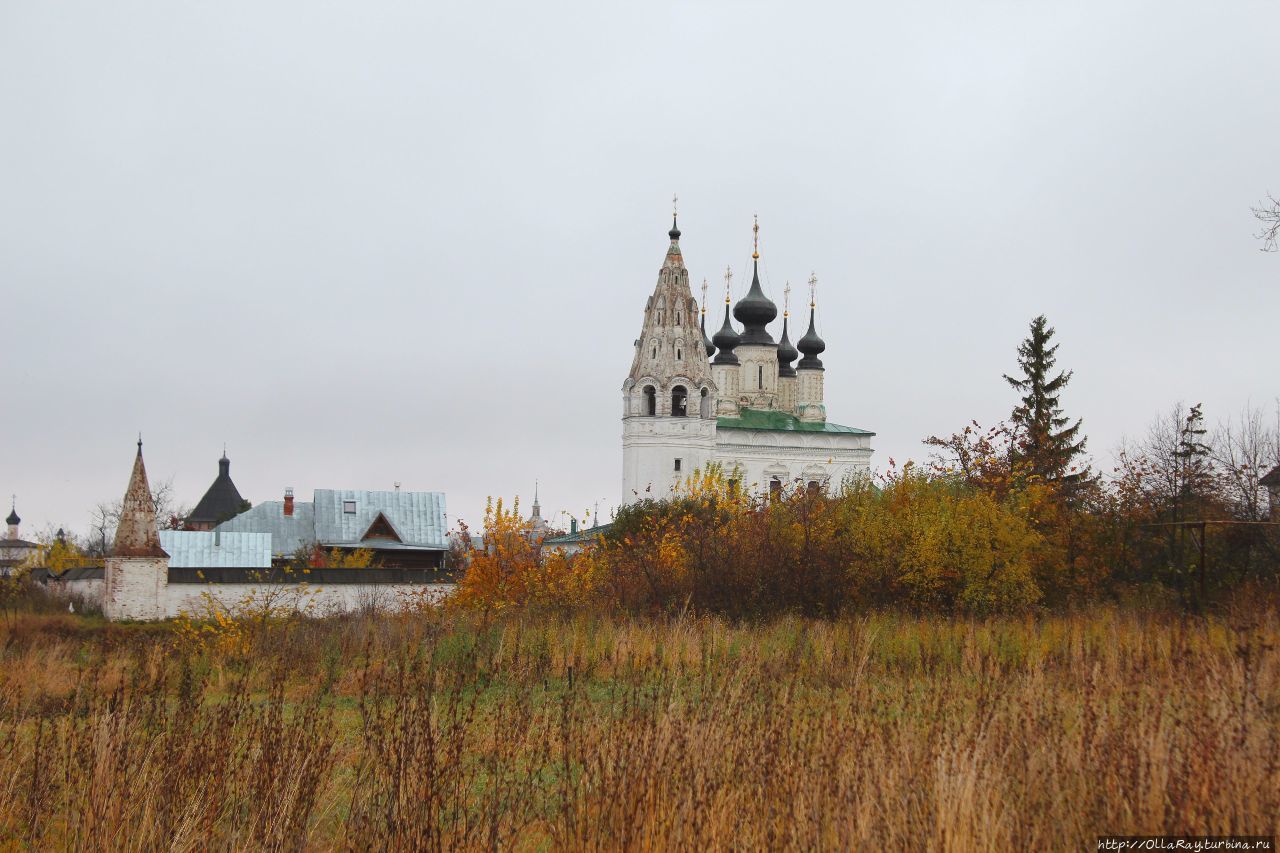 Уж небо осенью дышало... Место для раздумий прямо:) Суздаль, Россия