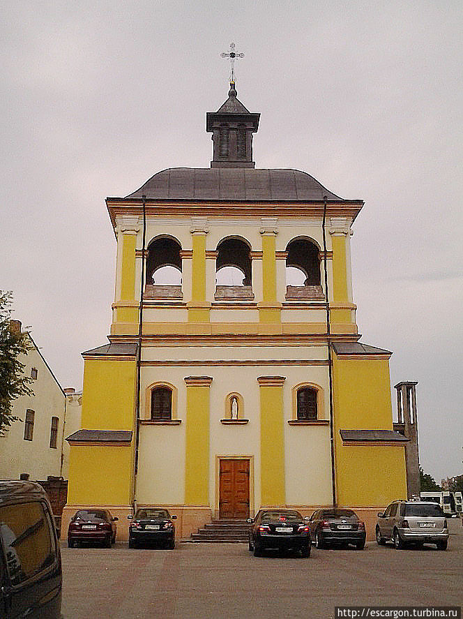 Бывший костел Пресвятой Девы Марии, брама Бывший костел Пресвятой Девы Марии, брама