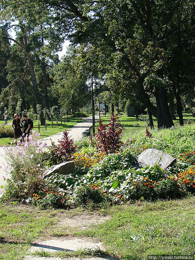 Цветочная горка  —  непременный атрибут японских садов Киев, Украина