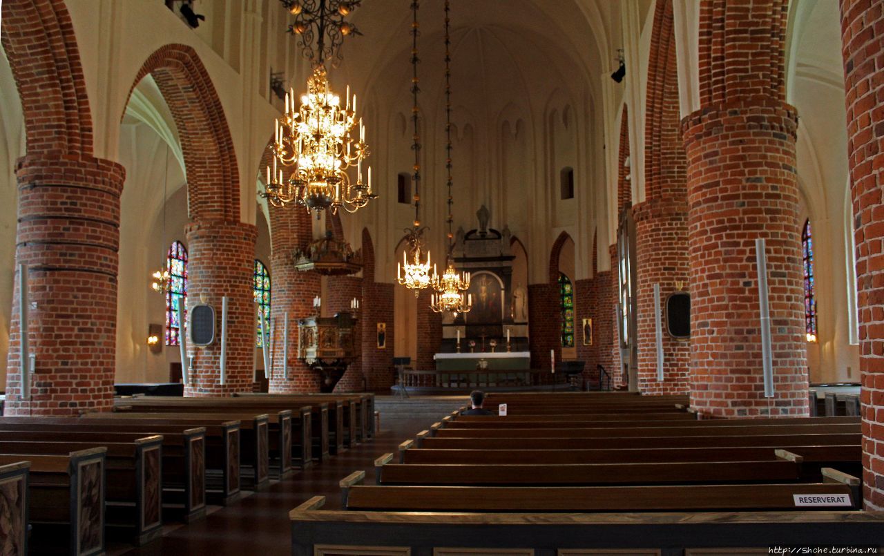 Церковь Святого Николая Хальмстад, Швеция