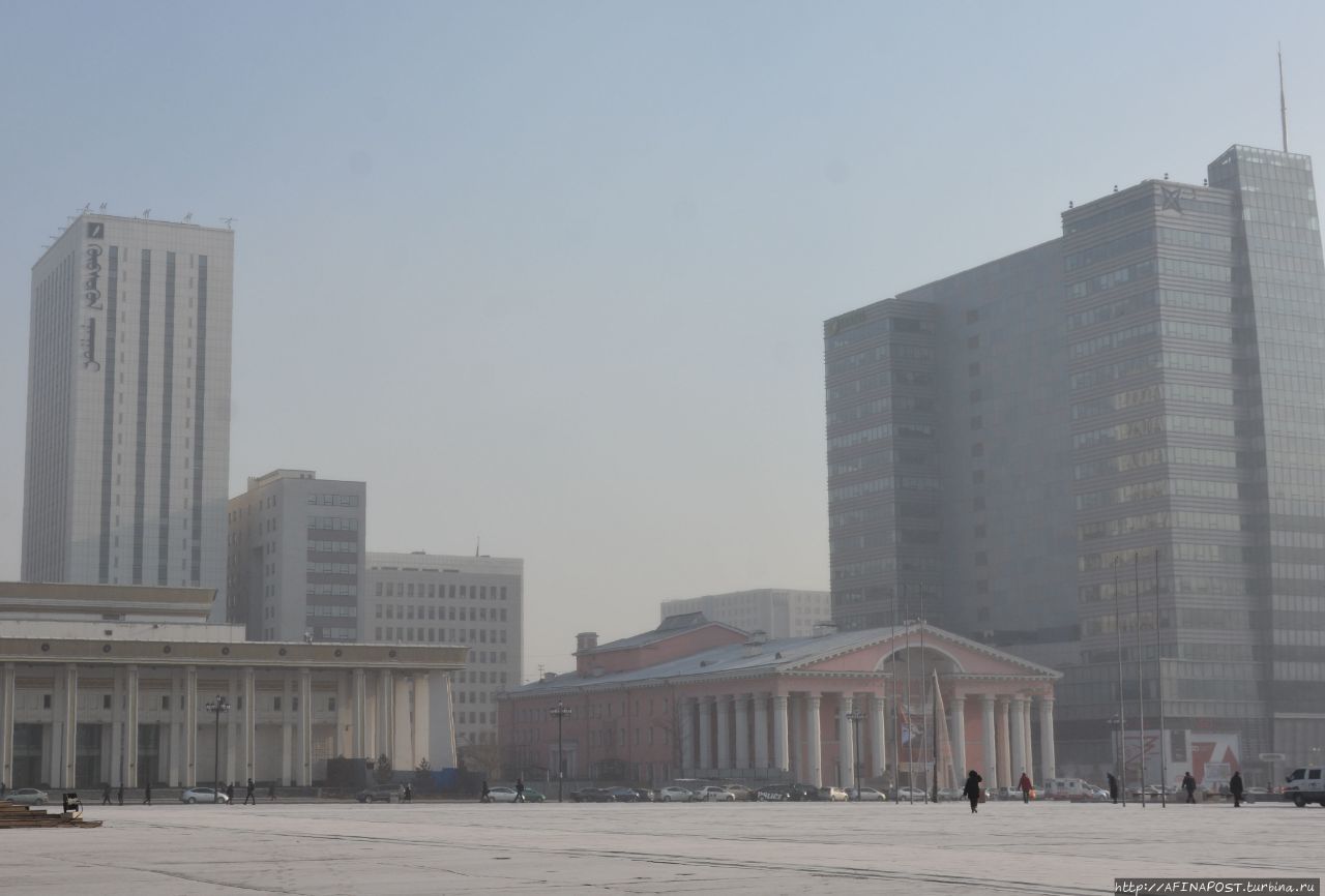 Площадь Сухэ-Батора Улан-Батор, Монголия
