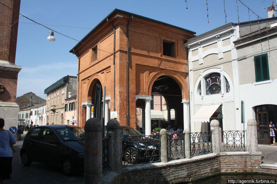 Самая маленькая Венеция Комаккьо, Италия
