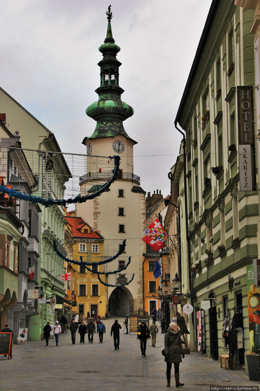 Михальские ворота — очень важное для словаков место. Сейчас здесь смотровая площадка и музей Братислава, Словакия