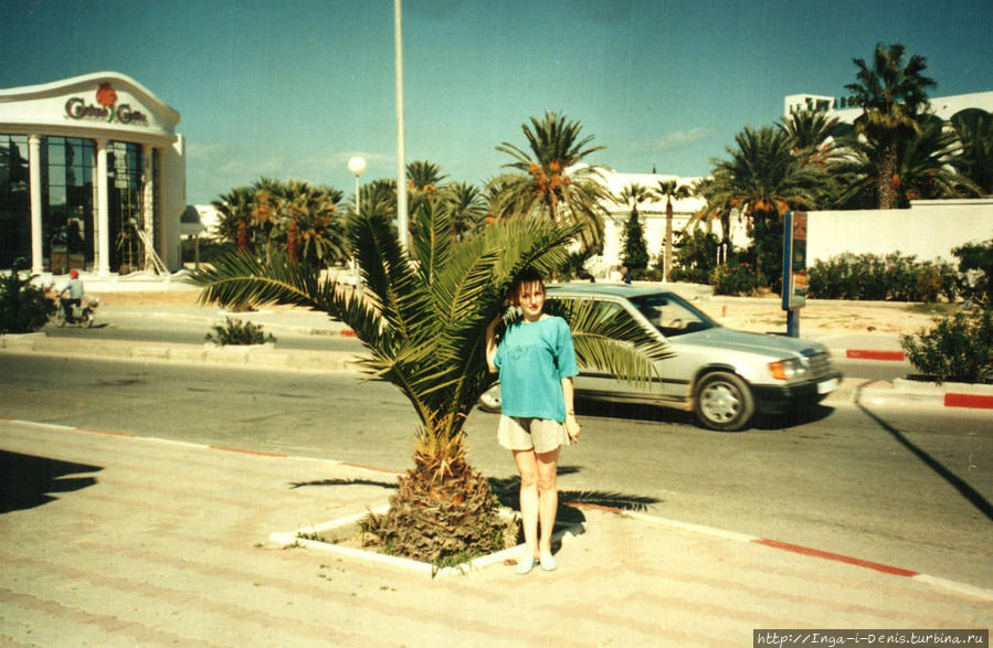 Первая поездка за границу Сусс, Тунис