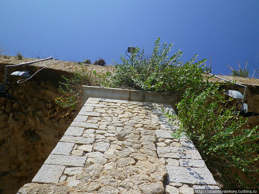 Террачина. Древнеримская основа Террачина, Италия Террачина. Древнеримская основа Террачина, Италия