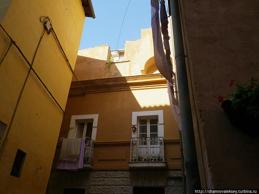 Террачина. Пешком по Аппиевой дороге Террачина, Италия Террачина. Пешком по Аппиевой дороге Террачина, Италия