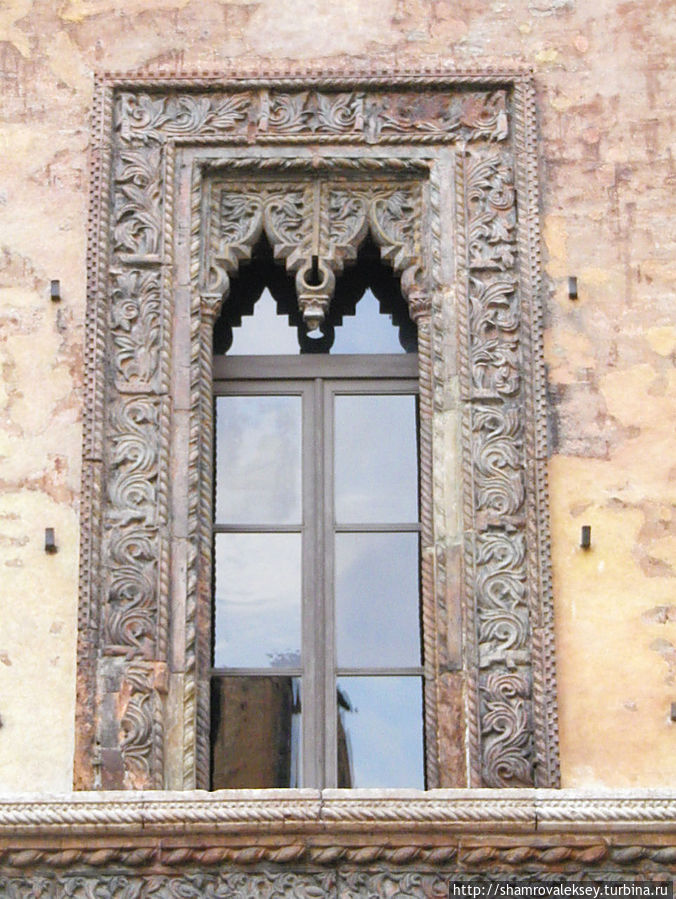 Мантуя. По улицам и площадям старинного города Мантуя, Италия Мантуя. По улицам и площадям старинного города Мантуя, Италия