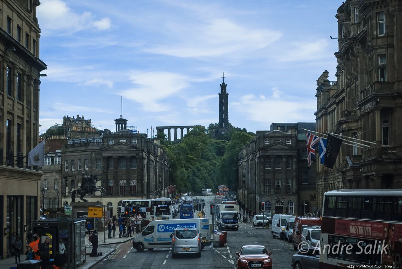 Эдинбург с высоты туристического автобуса Эдинбург, Великобритания