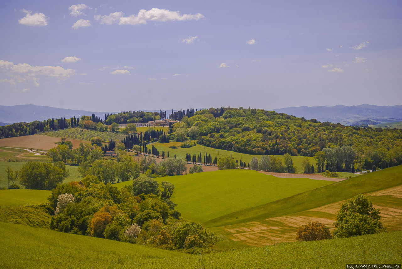 Окрестности San Gimignano Сан-Джиминьяно, Италия Окрестности San Gimignano Сан-Джиминьяно, Италия