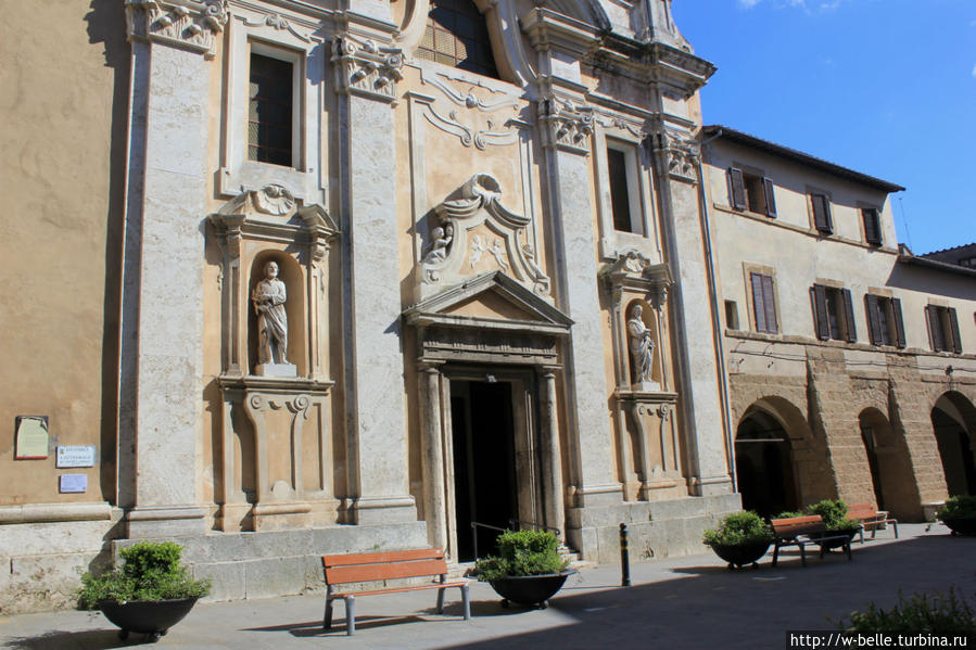 Кафедральный собор св. Петра и Павла. Питильяно, Италия