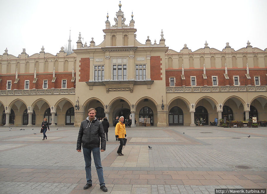 Суконные ряды. Лучшие сувениры Кракова можно купить именно здесь. Суконные ряды. Лучшие сувениры Кракова можно купить именно здесь.