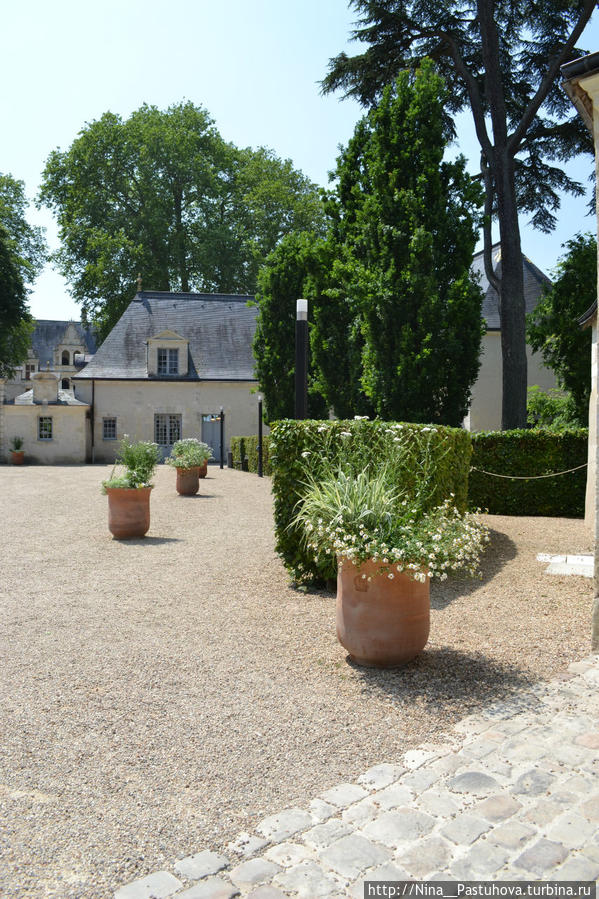 Азель-лё-Ридо это не только замок Азе-ле-Ридо, Франция Азель-лё-Ридо это не только замок Азе-ле-Ридо, Франция